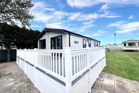 3 bedroom park home for sale, St. Osyth Beach Holiday Park, Beach Road, Clacton-on-Sea