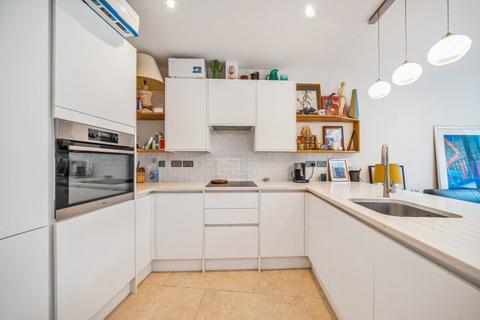 Studio to rent, Chartfield Square Putney SW15