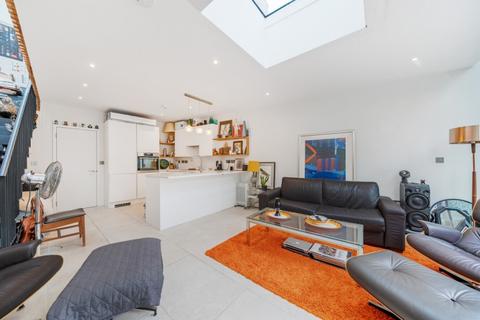 Studio to rent, Chartfield Square Putney SW15