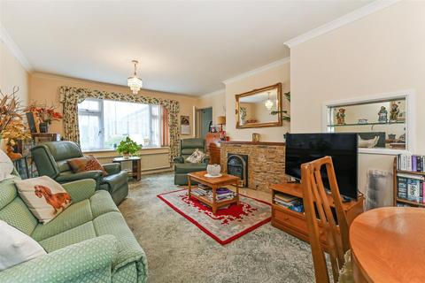 1 Avenue Close, Andover, SP10 3ER