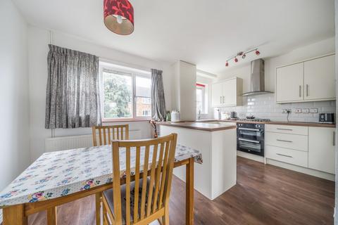 2 bedroom flat to rent, Carston Close Lee SE12