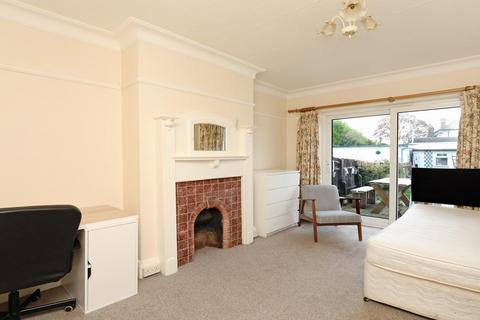 3 bedroom semi-detached house for sale, Boston Manor Road, Brentford