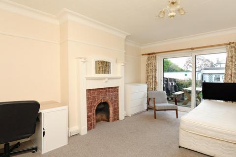 undefined, Boston Manor Road, Brentford