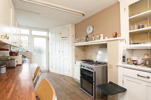 undefined, Boston Manor Road, Brentford
