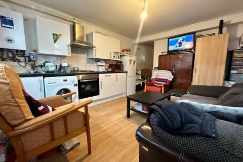 1 bedroom flat to rent, 1 Bedroom Flat To Let - HP12