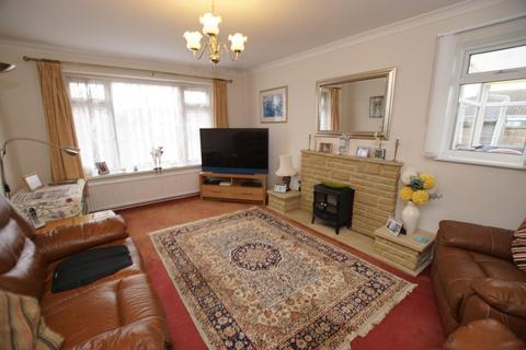 3 bedroom detached bungalow for sale, Golding Road, Eastbourne BN23