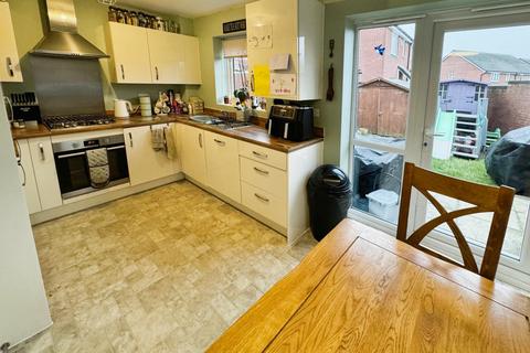 3 bedroom end of terrace house for sale, Miners Way, Telford TF2