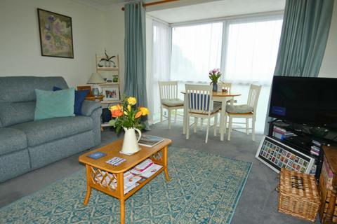 2 bedroom flat for sale, Victoria Esplanade, CO5 8DE