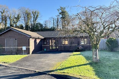 3 bedroom bungalow to rent, Llys Llanfair Llandovery, Carmarthenshire.