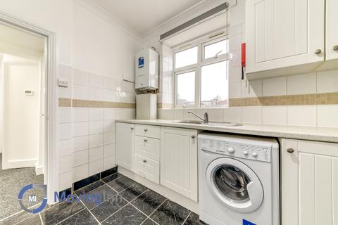 3 bedroom flat to rent, Rutford Road, Streatham, SW16