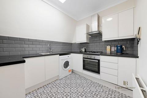 2 bedroom apartment for sale, Sunningfields Road, N4