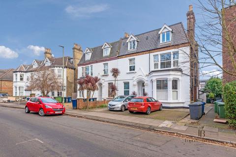 2 bedroom apartment for sale, Sunningfields Road, N4