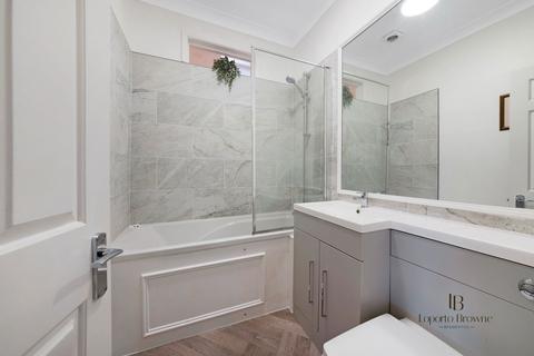 Flat 4, 92 Sunningfields Road, London, NW4 4RH