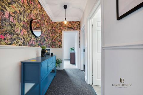 Flat 4, 92 Sunningfields Road, London, NW4 4RH