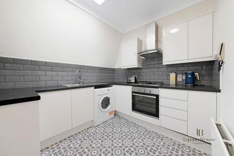 Flat 4, 92 Sunningfields Road, London, NW4 4RH