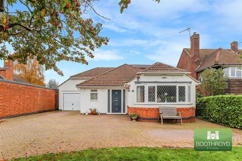 2 bedroom detached bungalow for sale, Highland Road, Kenilworth