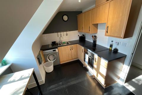 2 bedroom apartment for sale, Jacobs Court, Crawley RH10