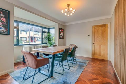 128 Burlescoombe Road, Southend-on-sea, SS1 3PS