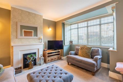 4 bedroom semi-detached house for sale, Birchwood Hill, Leeds LS17