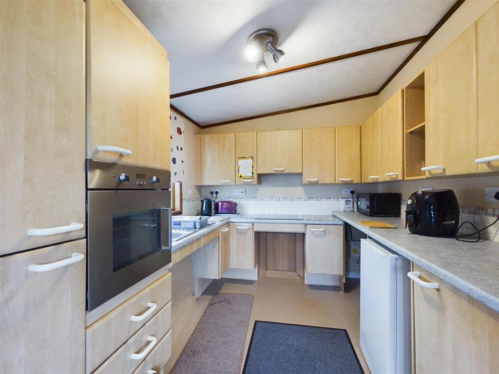 Kitchen - Heron Lodge.jpg