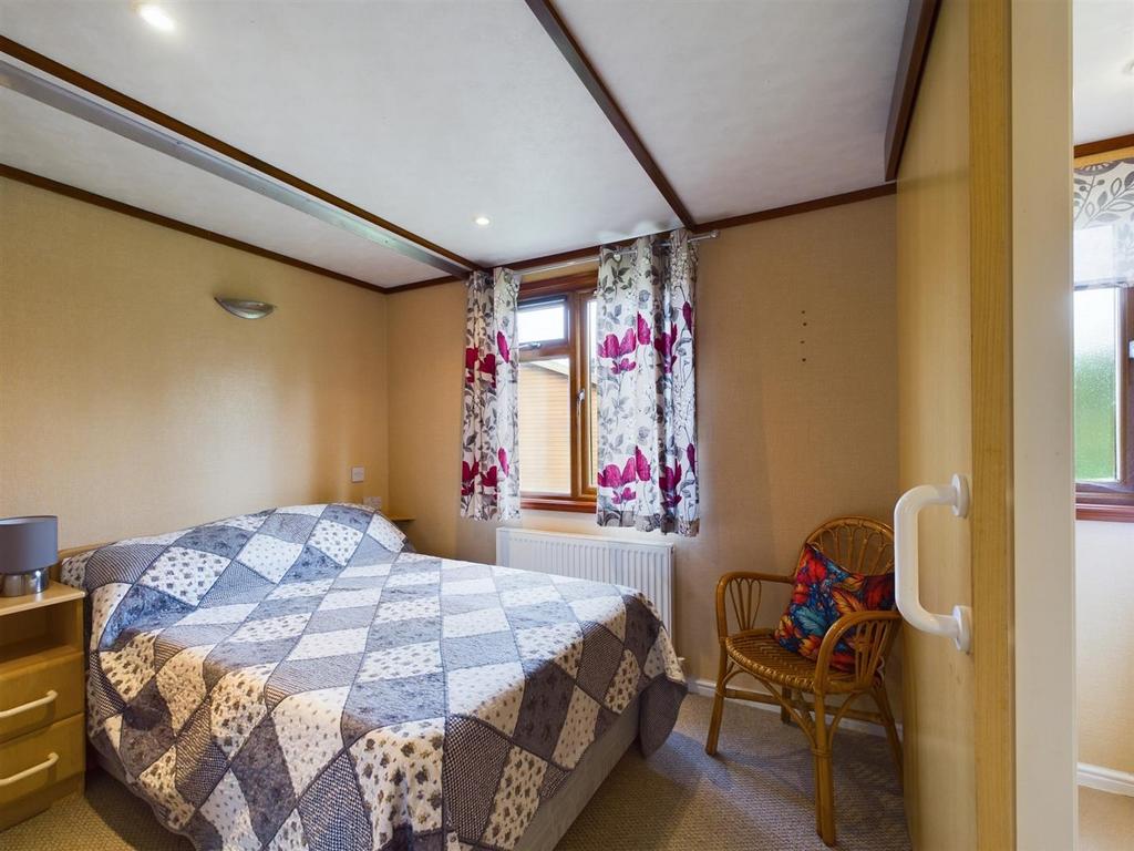 Master Bedroom - Heron Lodge.jpg
