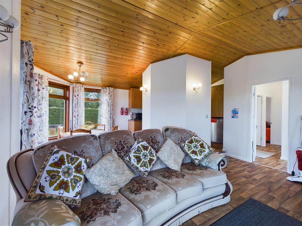Lounge - Kingfisher Lodge.jpg