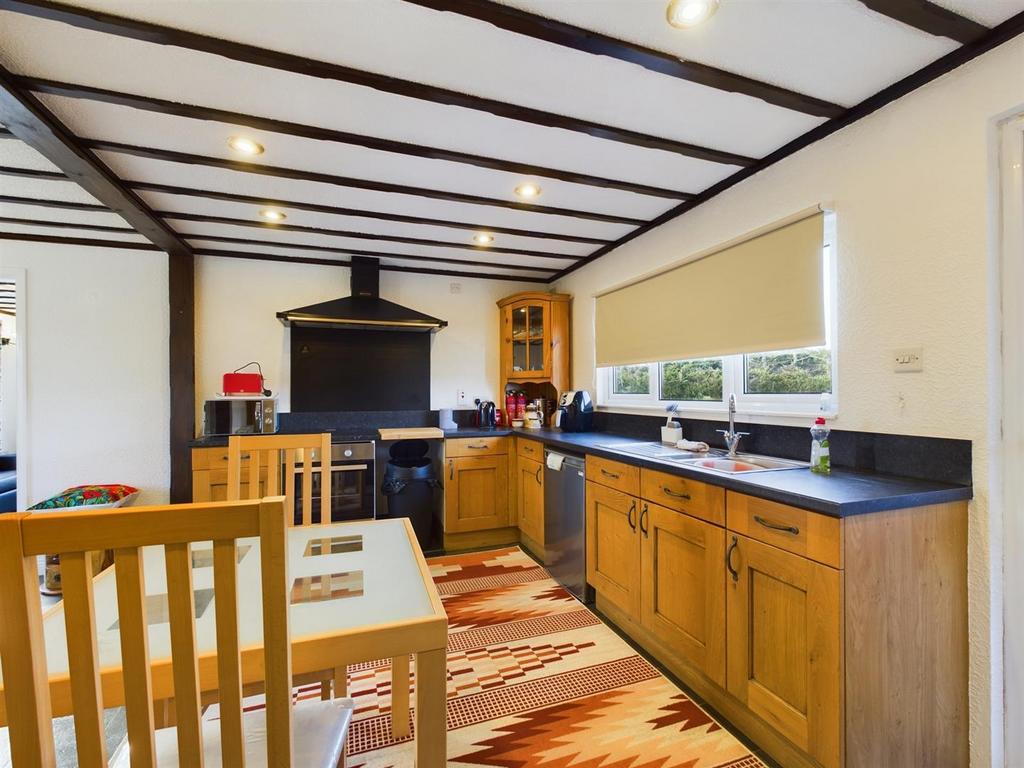 Kitchen - Alpine Lodge.jpg
