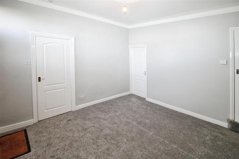 2 bedroom terraced house to rent, Moorfield Place, Bradford BD10