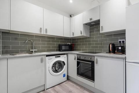 1 bedroom bedsit to rent, Stoke Newington Common, London N16