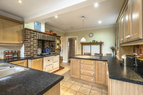 5 bedroom semi-detached house for sale, Yew Tree Road, Southborough, Tunbridge Wells