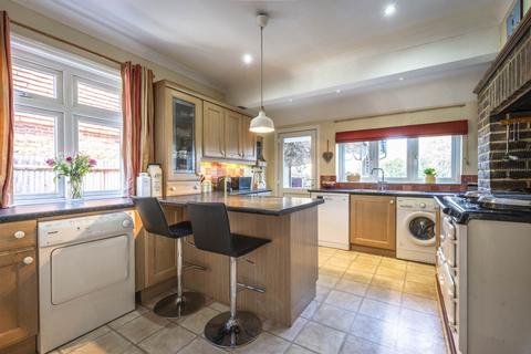 5 bedroom semi-detached house for sale, Yew Tree Road, Southborough, Tunbridge Wells