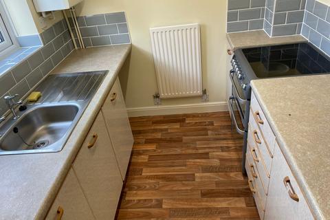 2 bedroom terraced house to rent, Couzens Close, Bristol BS37