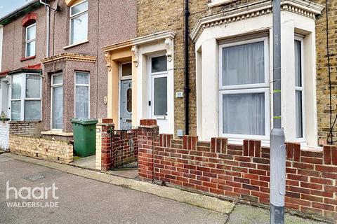 2 bedroom end of terrace house to rent, Alma Road, SHEERNESS