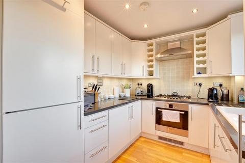 2 bedroom house for sale, Western Barn Close, Rye