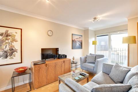 2 bedroom house for sale, Western Barn Close, Rye