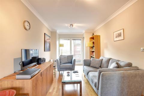 2 bedroom house for sale, Western Barn Close, Rye