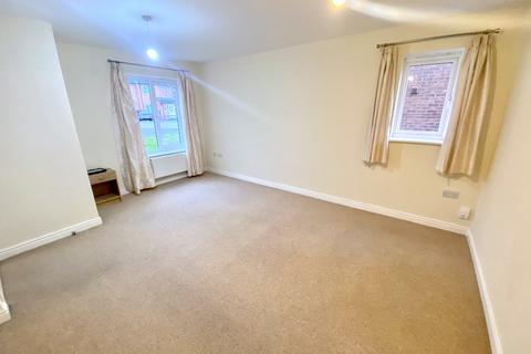 3 bedroom semi-detached house to rent, Pitchwood Close, Wednesbury WS10