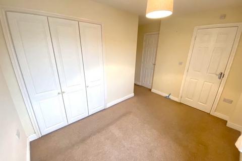 3 bedroom semi-detached house to rent, Pitchwood Close, Wednesbury WS10