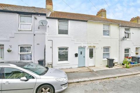 2 bedroom terraced house to rent, Dickson Road Dover CT17