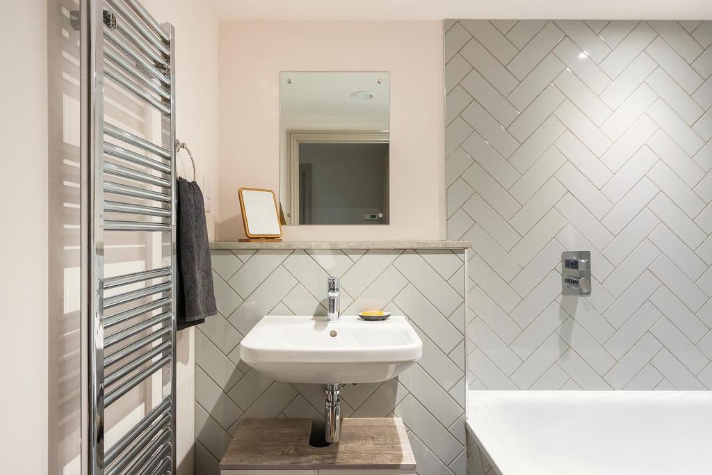 5 L4 HAD - Bathroom B.jpg