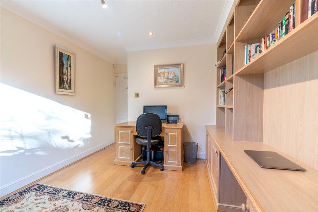 Bedroom/Study