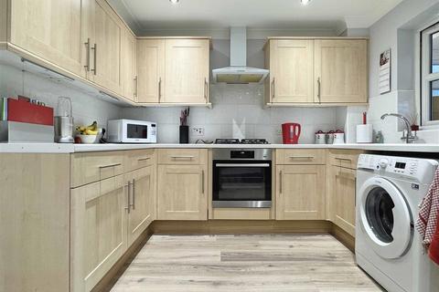 77 Ragley Close, Great Notley, Braintree, CM77 7XP