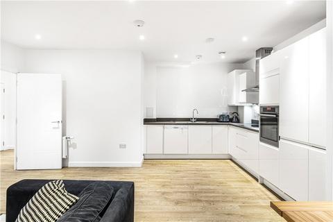 2 bedroom maisonette to rent, Salcombe Road, London, N16