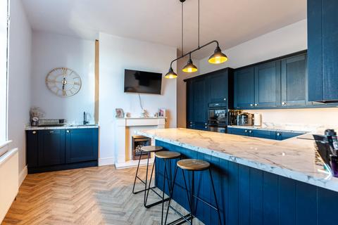 3 bedroom detached house for sale - Smithies Lane, Birstall, WF17