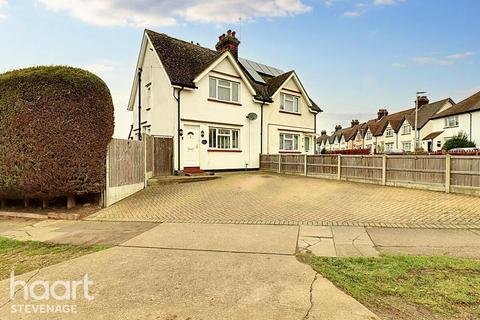 3 bedroom semi-detached house for sale, Ellis Avenue, Stevenage