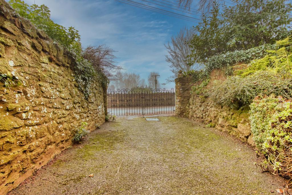 Hallgate Cottage 5