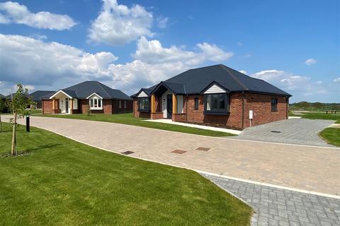 PLOT 21 BURNHAM WATERS