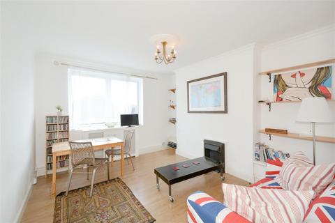 3 bedroom flat to rent, James Middleton House, Middleton Street, London