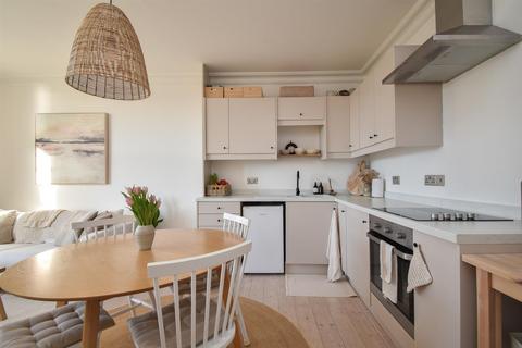 2 bedroom flat for sale, Warrior Square, St. Leonards-On-Sea