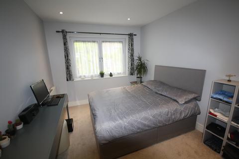 2 bedroom apartment to rent, The Broadway, Slough SL2